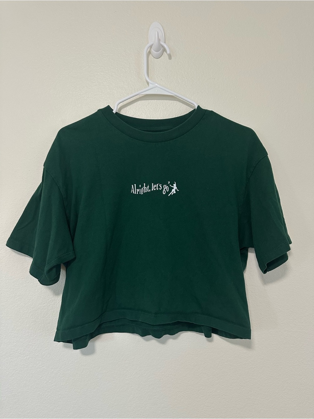 Disney Uniqlo Peter Pan TinkerBell Forest Green Cropped Tee - Picture 2 of 3